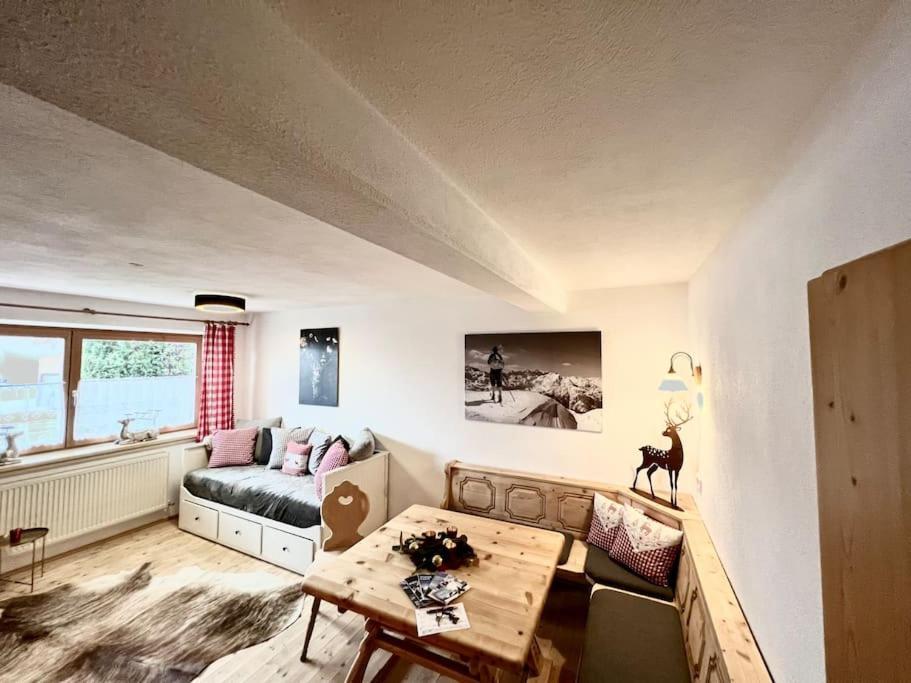Ferienwohnung Steinbock Terrasse, Gartensauna, Garten, Grillplatz シュトゥンム エクステリア 写真