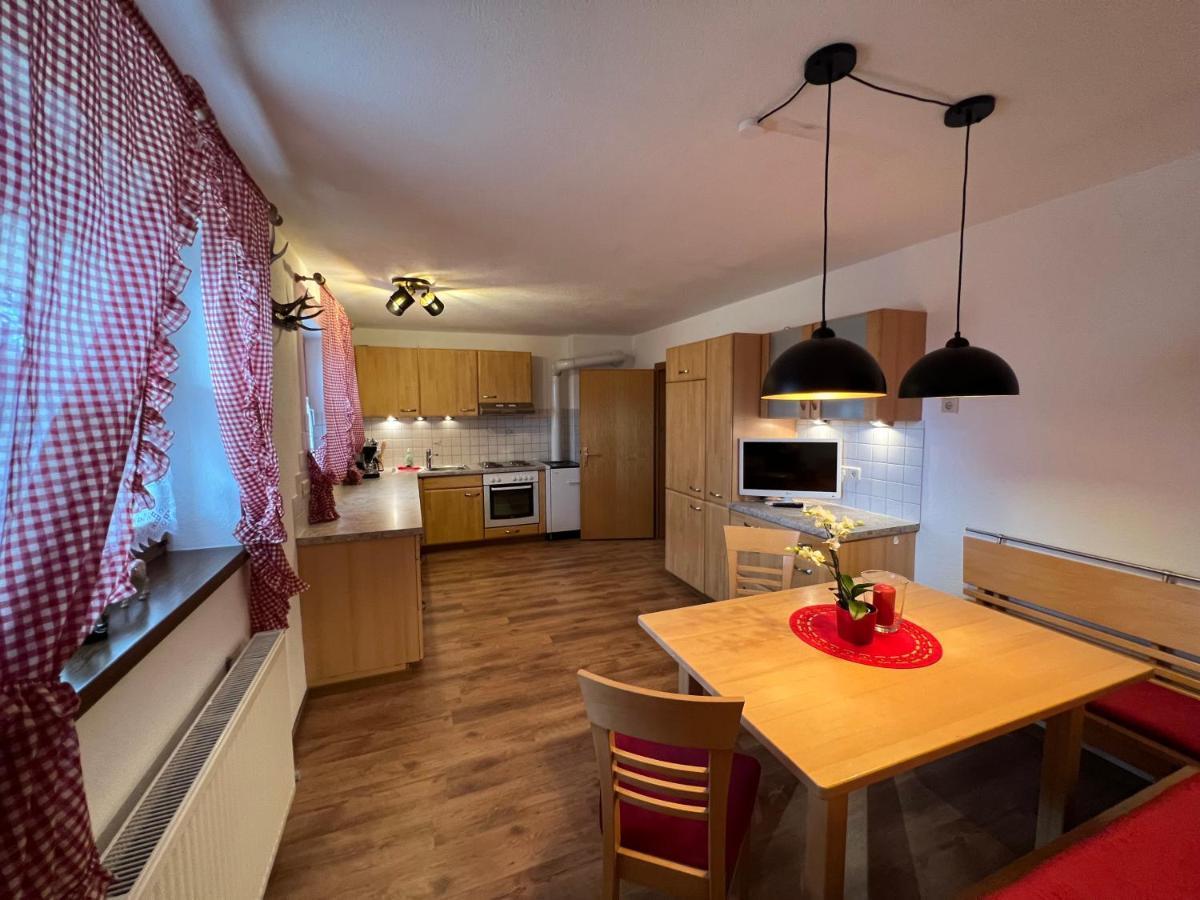 Ferienwohnung Steinbock Terrasse, Gartensauna, Garten, Grillplatz シュトゥンム エクステリア 写真