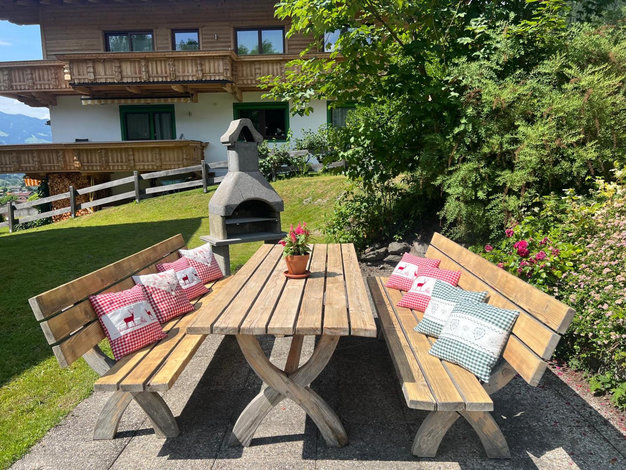 Ferienwohnung Steinbock Terrasse, Gartensauna, Garten, Grillplatz シュトゥンム エクステリア 写真